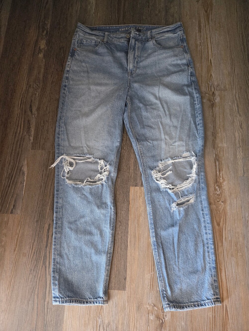 American Eagle Outfitters Women's Light Blue Distressed Ripped Jeans